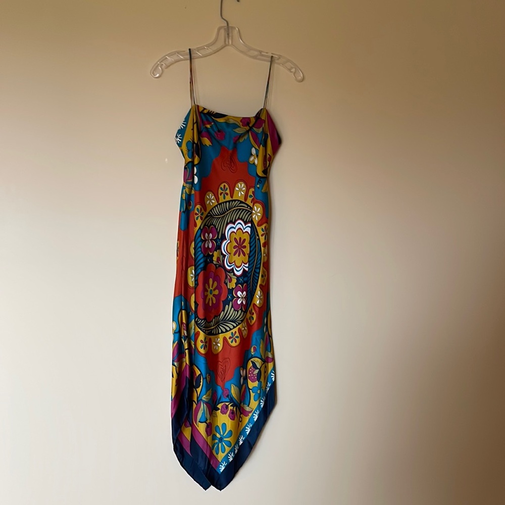 Cache dress - worn once. MIDI length, handkerchief hem